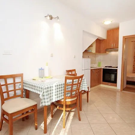 6037b Appartement Supetar